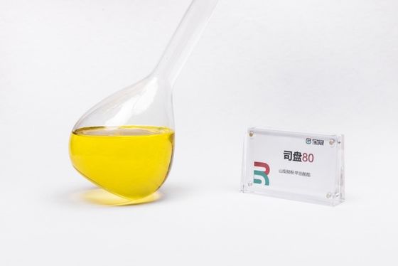 Sorbitano monooleato, tensioattivo liquido viscoso ambra utilizzato nei prodotti alimentari, farmaceutici, cosmetici e tessili